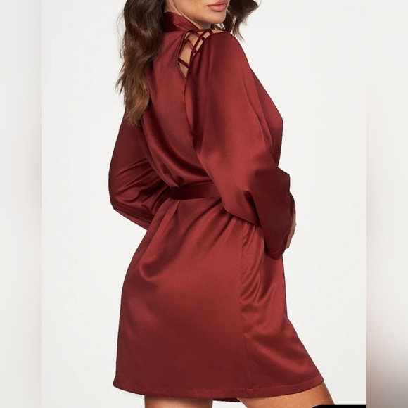 ♡SALE♡ FoH Summer Lattice Satin Robe Dark Red. 2x or 3x sizes. - Picture 2 of 8
